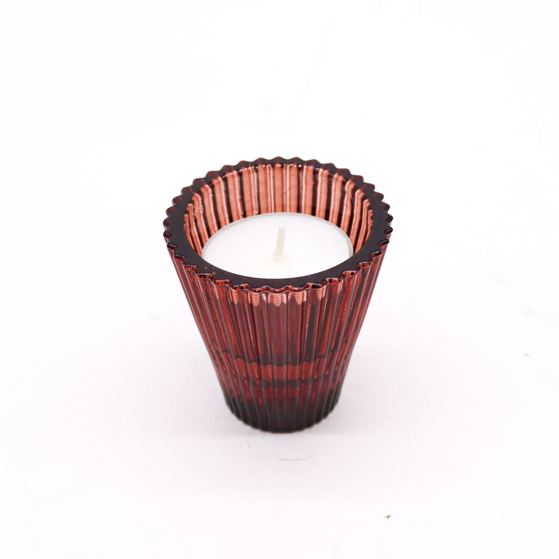 Add a touch of versatility and elegance to your home with the Flip Dinner Candle / Tealight Holder in Vampire Red.