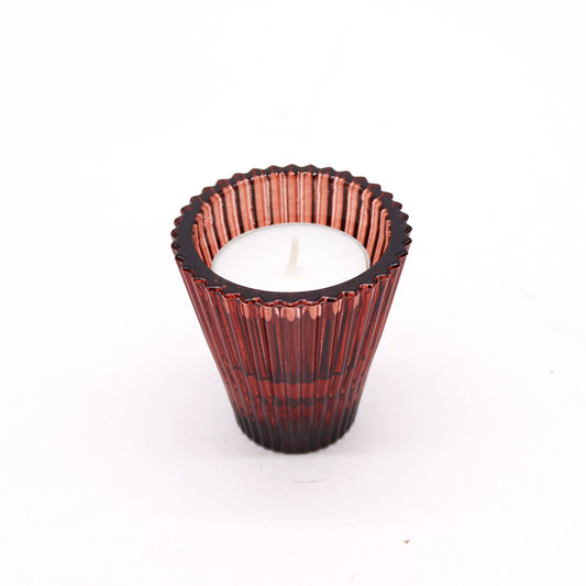 Add a touch of versatility and elegance to your home with the Flip Dinner Candle / Tealight Holder in Vampire Red.