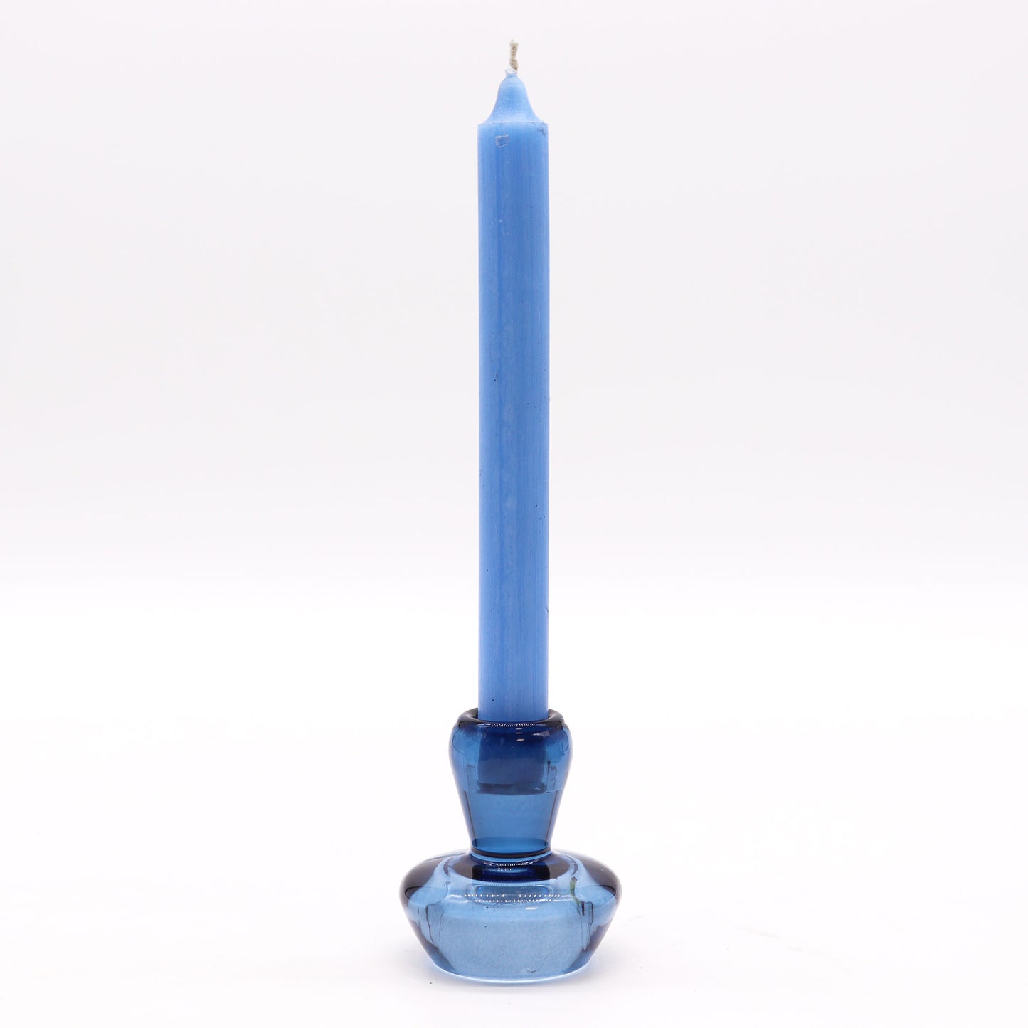 Mushroom Flip Dinner Candle / Tealight Holder in Royal Blue is crafted from high-quality glass. This cleverly designed piece can be used with both dinner candles and tealights.