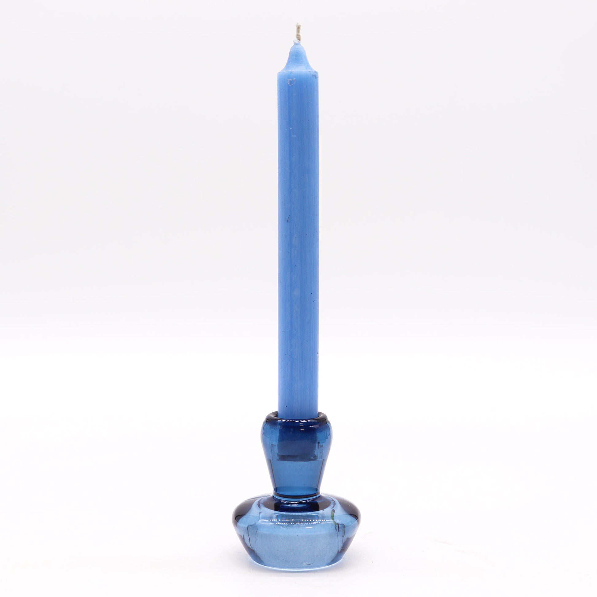 Mushroom Flip Dinner Candle / Tealight Holder in Royal Blue is crafted from high-quality glass. This cleverly designed piece can be used with both dinner candles and tealights.