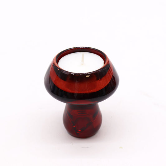 Mushroom Flip Dinner Candle / Tealight Holder in Vampire Red is crafted from high-quality glass. This cleverly designed piece can be used with both dinner candles and tealights.