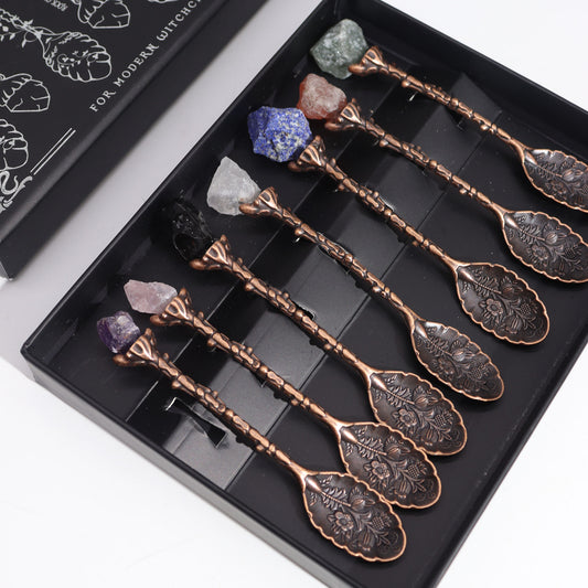 Add a touch of magic and meaning to your rituals with this Set of 7 Bronze Gemstone Crystal Witch Spoons. Each spoon is beautifully crafted with a natural gemstone, chosen for its unique energy to support your spiritual and mindful practices.