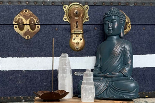Selenite Crystal Meaning, Uses and Care Guide