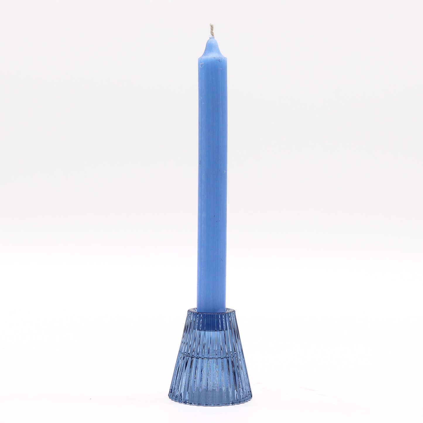 Add a touch of versatility and elegance to your home with the Flip Dinner Candle / Tealight Holder in royal blue. 