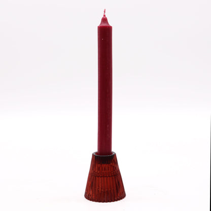 Add a touch of versatility and elegance to your home with the Flip Dinner Candle / Tealight Holder in Vampire Red. Expertly crafted from high-quality glass