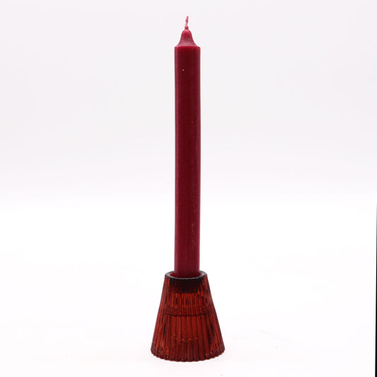Add a touch of versatility and elegance to your home with the Flip Dinner Candle / Tealight Holder in Vampire Red. Expertly crafted from high-quality glass