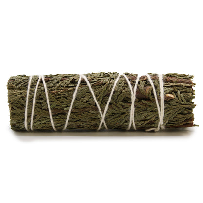 Smudge Stick Cedar Mini Loosec 11cm is ideal for cleansing the aura and creating a peaceful, purified environment. 