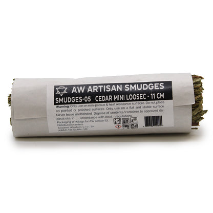 Smudge Stick Cedar Mini Loosec 11cm wrapped is ideal for cleansing the aura and creating a peaceful, purified environment. 